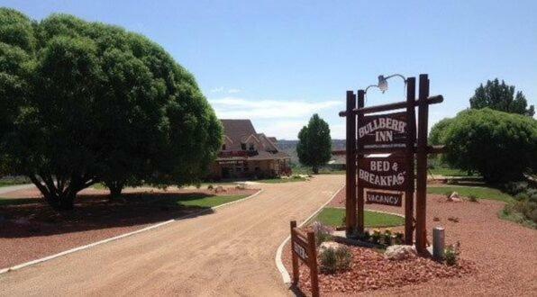 Bullberry inn Bed&Breakfast Tropic Exterior foto